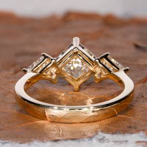 Anillo de Boda Vintage con Diamante Cultivado en Laboratorio CVD, Corte Princesa Brillante de 1.00ct, Chapado en Oro Blanco, Joyería de Alta Calidad al por Mayor - Product Image 4