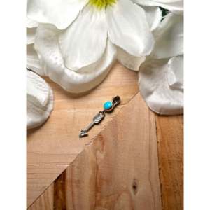 Pendentif en turquoise Kingman et argent sterling, fabrication Navajo, technique d'incrustation à sertissage clos - Product Image 4