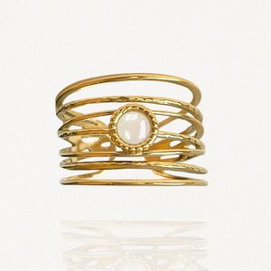 Hammered antique brass metal napkin ring for <b>rustic</b> <b>farmhouse</b> <b>dining</b> decoration wedding and celebration party - Product Image 2