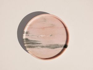 hot selling style resin marbled round tray handmade decorative serving plate coaster platter organiser for vanity and <b>table</b> - Product Image 3