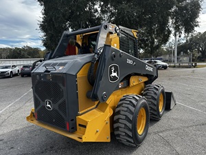 Cargador Compacto John Deere 330G de Alta Calidad a Precio de Fábrica, Motor Diésel, Rodamiento MOOG, Carga Nominal de 45 Toneladas, Venta al Por Mayor - Product Image 3