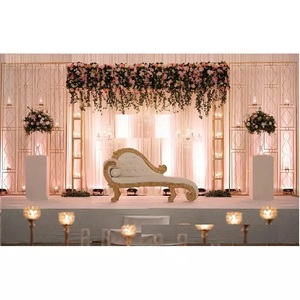 Impresionantes Paredes de Velas Metálicas para Escenarios de Boda, Color y Tamaño Personalizados, Juego de Decoración de Pared de Velas Ligero y Elegante - Product Image 1