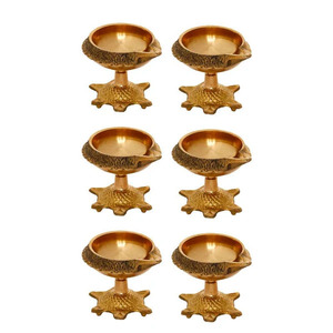 Diya traditionnel classique illumine vos festivités avec la tradition Diya traditionnel élégant idéal pour les rituels et la décoration intérieure - Product Image 3