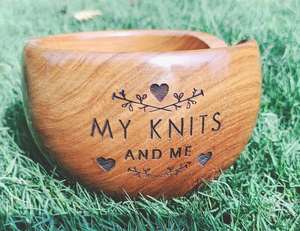 Bol en fil de bois 6x3.5 Porte-fil personnalisé parfait pour le tricot Personnalisez votre message pour votre bien-aimé. - Product Image 3