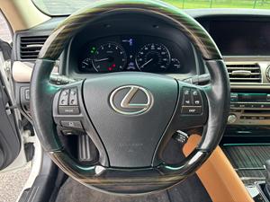 Lexus LS 460 d'occasion 2013 en excellent état, prêt à être expédié - Product Image 3