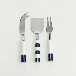 Ensemble de fromages de luxe en acier inoxydable avec poignée carrée faite à la main en nacre Ensemble de fromages de haute qualité - Product Image 6