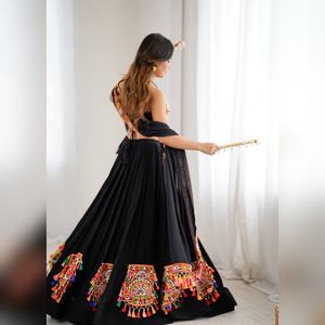 Lehenga Choli Cosido para Mujer, Bordado Pesado con Espejo, Diseño Indio, Ropa de Fiesta, Venta al por Mayor - Product Image 4