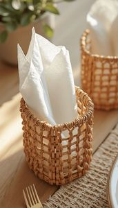 Boîte à mouchoirs en rotin en osier fabriquée par des artisans qualifiés offrant à la fois une beauté décorative et une utilisation pratique d'accessoires pour la maison - Product Image 6