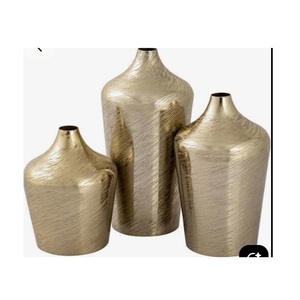 Ensemble de vases à fleurs en aluminium doré brossé électrolytique (3) |   Vases de table de mariage modernes en métal filé faits à la main - Product Image 1