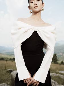 Tops atractivos con lazo para mujer RACHEL OFF the SHOULDER TOPS Buena calidad 70% Ten-cel 30% Tela de lana Logotipo personalizado WHITENAT Vietnam - Product Image 2