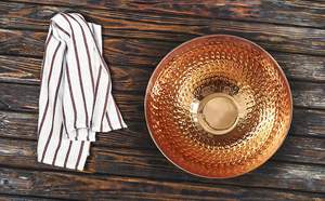 Apportez un charme intemporel à votre cuisine avec ce bol en cuivre noir martelé - Product Image 3