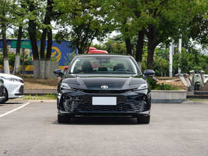 Sedán Híbrido Usado 2025-2026, Automático, 4 Puertas, 5 Asientos, Vehículo Familiar en Buen Estado, Neumáticos R18, Asientos de Cuero, Importación, Color Oscuro - Product Image 5