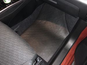 Alfombrillas de PVC Moldeadas a Medida KATA Premium para Suzuki XL7, Impermeables, Antideslizantes, Fáciles de Limpiar, Cobertura Total Interior M - Product Image 2