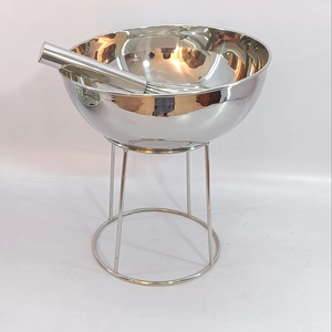 Nuevo diseño hecho a mano de metal de acero inoxidable tazón para mezclar con soporte de hierro para utensilios de cocina tamaño y MATERIAL PERSONALIZADO - Product Image 1