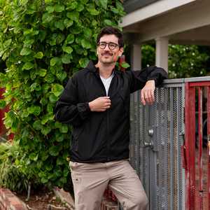 Nuevos conjuntos de moda para hombre, conjunto de pantalones cortos de nailon, conjunto hecho a medida para hombre, conjunto corto cortavientos de dos piezas de poliéster con cremallera para hombre - Product Image 1