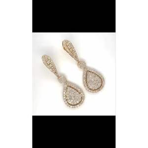 ต่างหูเพชรแท้ทรงลูกแพร์ รับรองโดย IGI สำหรับงานแต่งงาน ดีไซน์หรูหราด้วยทองคำ - Product Image 5