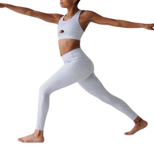 กางเกงโยคะลายเสือดาวสำหรับผู้หญิง 100% ไนลอน ถ่ายภาพในสตูดิโอ เอวสูง ยืดหยุ่น นุ่ม ระบายอากาศได้ดี เหมาะสำหรับออกกำลังกาย ฟิตเนส เทรนนิ่ง และชุดออกกำลังกาย - Product Image 1