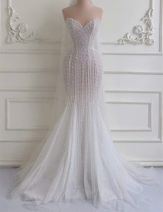 Robe de mariée sirène faite à la main de haute qualité OEM, élégante et luxueuse, silhouette princesse, dos boutonné, dentelle et perles, sur mesure, vente en gros - Product Image 2