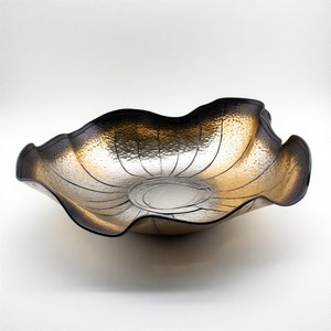 LushVelvet Regal Bowl Dish Regal Imperial Goldleaf Grabado Cuenco artesanal para comedor lujoso y presentación culinaria opulenta - Product Image 3