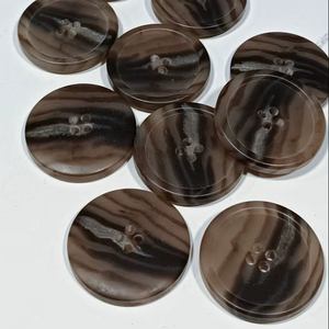 BOTÓN DE CUERNO DE BUFFAL PERSONALIZADO DE LA MEJOR CALIDAD EN BLANCO Disponible en tamaños grandes y cortos con función magnética Vástago estilo ágata - Product Image 1