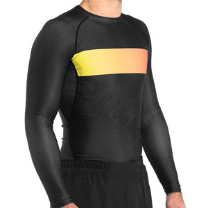 Rashguard MMA sur mesure de haute qualité en polyester/nylon 180g, écologique, respirant, manches longues, unisexe, couleur et logo personnalisés - Product Image 2