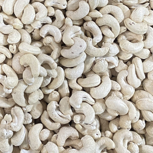 เม็ดมะม่วงหิมพานต์ดิบคุณภาพสูง เกรด W240 บรรจุภัณฑ์ตามสั่ง เวียดนาม รับประทานได้ ซานติโก - Product Image 1