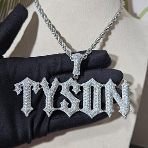 Colgante con letra del alfabeto, diamante moissanita de corte redondo VVS, plata de ley 925, engaste hecho a mano, colgante de diamantes unisex. - Product Image 5