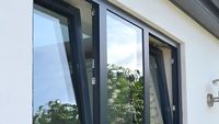 Fenêtre à battant en aluminium, double vitrage, à rupture de pont thermique, ouverture vers l'intérieur, pour usage résidentiel