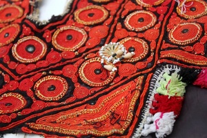 Patch vintage Kuchi Zari pour empiècement de cou avec broderie traditionnelle - Product Image 2