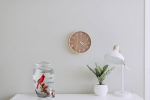 Urna de cremación Cardenal | Urna grande elegante + urna pequeña de recuerdo para cenizas humanas con bolsa de terciopelo - Product Image 6