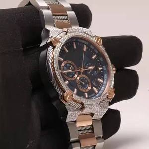 Eleve su estilo con un reloj cronógrafo de dos tonos con grandes diamantes de moissanita para un reloj elegante de oro rosa atemporal - Product Image 5