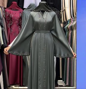 Nueva Abaya Saudí Tradicional Islámica para Mujer, Estilo Dubái 2026, Hermosa, de Poliéster Transpirable, Largo hasta el Tobillo, para Primavera - Product Image 1