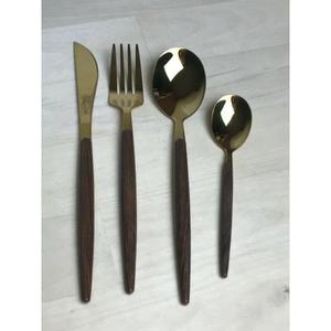 Couverts polyvalents en acier et en bois avec un mélange parfait de durabilité et d'élégance pour toutes les occasions de repas - Product Image 6