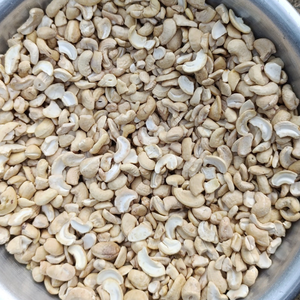 Meilleur prix Noix sèches SANTIGO Kaju Cashew cassées à vendre Noix de cajou Emballage de marque privée - Product Image 1