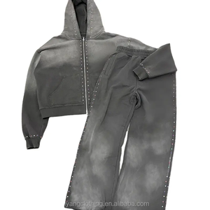 Conjunto de chándal personalizado para hombre 100% algodón con capucha y cremallera y pantalones de chándal acampanados con estilo de chándal de diamantes de imitación - Product Image 1