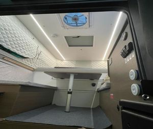 Camper Moderno Ligero Original para Camioneta con Baño Deslizable para Plataforma de Camioneta - Product Image 4