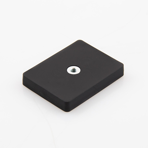 Sistema magnetico gommato 59x45x8,5mm con filettatura interna - Product Image 1