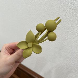 Pinzas de pelo planas de flores para mujer con diamantes de imitación pinzas de garra mate Francés para el cabello pasadores de pelo elegantes - Product Image 2