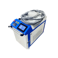 Machine de nettoyage au laser à fibre compacte commerciale 500 W pour le décapage de la rouille et la décapage de la peinture sur véhicules mobiles pour les entreprises de services