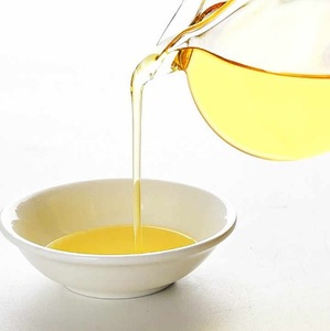 Huile de tournesol pure et raffinée à faible teneur en cholestérol, idéale pour les applications culinaires saines - Product Image 3
