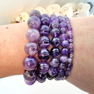 สร้อยข้อมืออเมทิสทำด้วยมือพร้อมคริสตัลอัญมณี8มม. สีฟ้าหินธรรมชาติยืดได้พอดีกับถุงของขวัญและการ์ดรวมอยู่ด้วย - Product Image 5