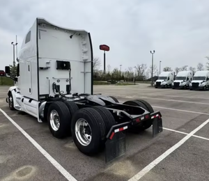 Best!! 2022 2023 2024 Used Conventional Sleeper <b>Truck</b> 579 SemiSleeper <b>Truck</b> Heavy Duty Head Industrial Logistics Cargo Transport - Product Image 4