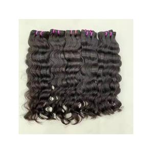 Extensiones de cabello humano sin procesar virgen natural del sur de la India de calidad superior Paquetes de cabello ondulado profundo natural de las sienes - Product Image 1