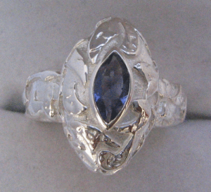 แหวนพลอยไอโอไลต์ธรรมชาติสำหรับผู้หญิงจาก Shah Gems เงินแท้ 925 ประดับพลอยทรงมาร์คีส์ ชุบโรเดียม สวมใส่ได้ทุกวัน สไตล์โดดเด่น - Product Image 1