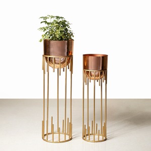 Macetas de metal Eleva tu espacio con diseños de moda Macetas colgantes para balcón Sala de estar - Product Image 1