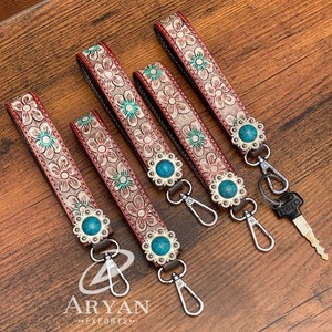 2025 usine prix de gros lanière en cuir usiné à la main Turquoise pierre Concho bracelet bracelet à la mode mousqueton porte-clés - Product Image 1