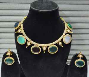 Collier fait main avec collier en pierre de perles naturelles avec boucles d'oreilles bijoux de plage classiques en laiton pour mariage et fête - Product Image 5