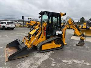 Retroexcavadora Caterpillar 420 4x4 usada 1CXT JCB Buen estado Características digitales Componentes principales Motor Bomba de motor 2 años - Product Image 3