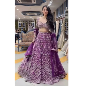 Lehenga choli ผ้าเชงเก้นแบบหรูหราส่งออกกับเสื้อกึ่งเย็บและงานหิน dupatta มีจำหน่ายในราคาที่ดีที่สุด - Product Image 1