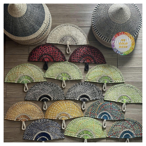 Éventail en herbe de mer tissé à la main, écologique, avec forme portable, adapté aux événements sur le thème tropical, cérémonie en plein air - Caryln - Product Image 2